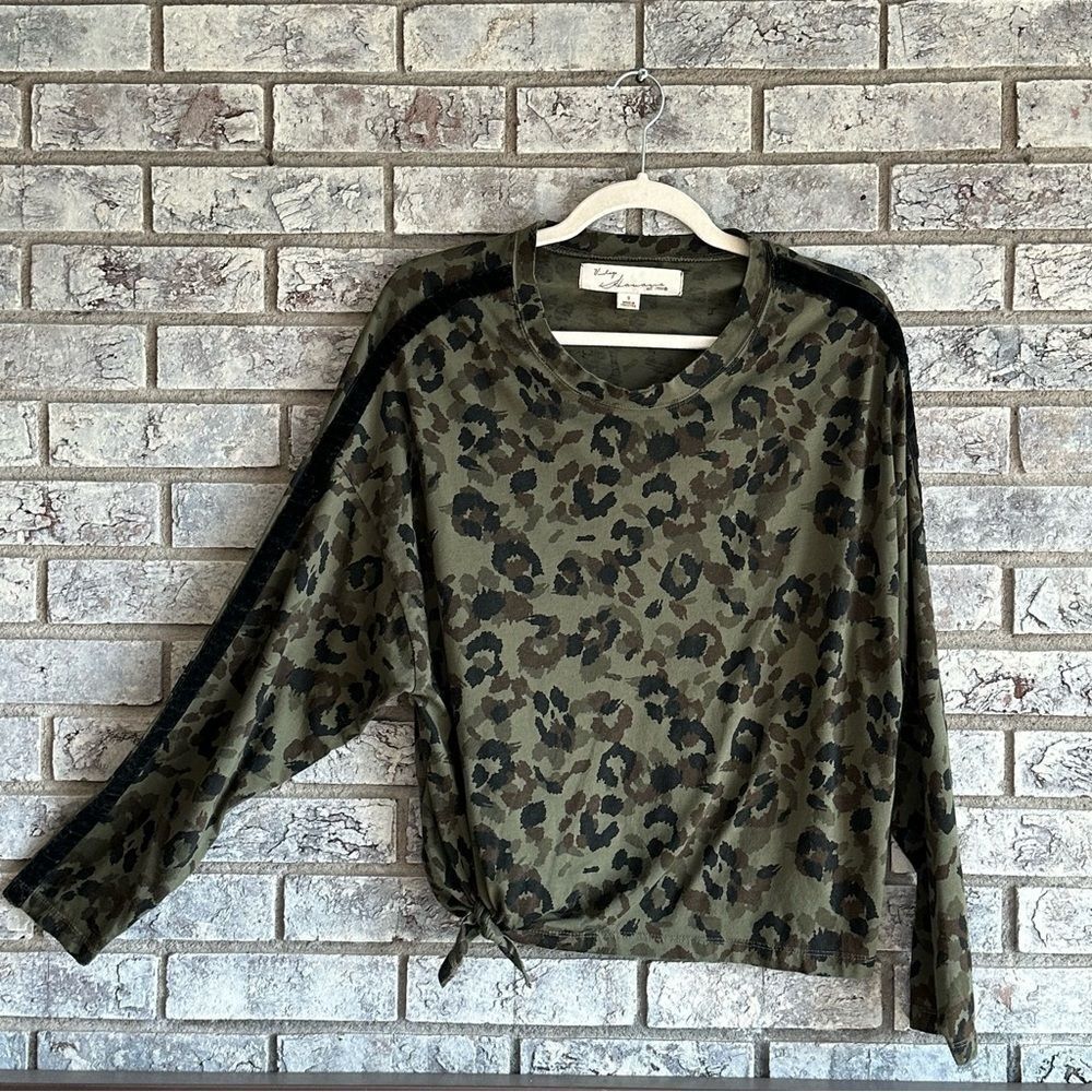 Vintage Havana | Camouflage Leopard Print T-Shirt - Size S